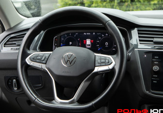 Подержанный автомобиль Volkswagen Tiguan 2021 года (10 фото)