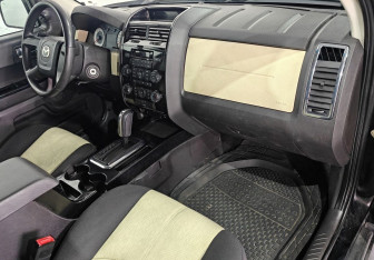 Подержанный автомобиль Mazda Tribute 2007 года (9 фото)