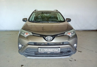 Подержанный автомобиль Toyota RAV4 2015 года (2 фото)