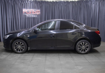Подержанный автомобиль Chevrolet Cruze Sedan 2013 года (8 фото)