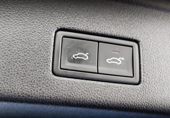 Подержанный автомобиль Volkswagen Touareg 2019 года (26 фото)