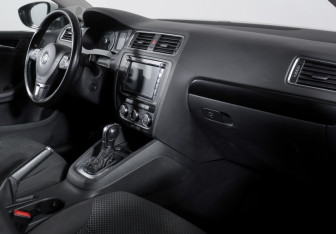Подержанный автомобиль Volkswagen Jetta Sedan 2013 года (9 фото)