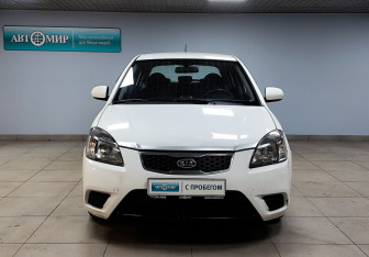Подержанный автомобиль Kia Rio Hatchback 2010 года (2 фото)