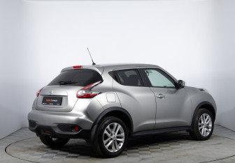 Подержанный автомобиль Nissan Juke 2015 года (5 фото)