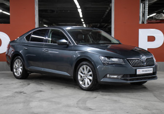 Подержанный автомобиль Skoda Superb Liftback 2018 года (3 фото)