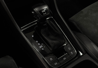 Подержанный автомобиль Skoda Karoq 2021 года (15 фото)