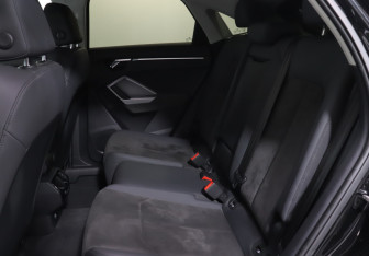 Подержанный автомобиль Audi Q3 Sportback 2020 года (10 фото)