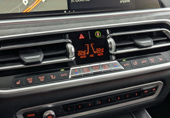 Подержанный автомобиль BMW X5 2021 года (29 фото)