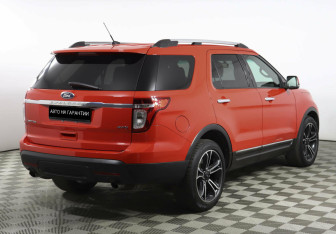 Подержанный автомобиль Ford Explorer 2014 года (3 фото)