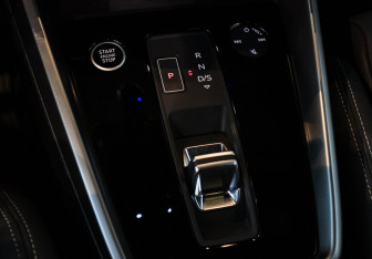 Подержанный автомобиль Audi A3 Sedan 2024 года (17 фото)