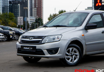 Подержанный автомобиль LADA (ВАЗ) Granta Liftback 2014 года (14 фото)