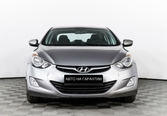 Подержанный автомобиль Hyundai Elantra Sedan 2012 года (2 фото)