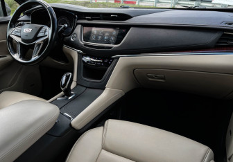 Подержанный автомобиль Cadillac XT5 2019 года (9 фото)