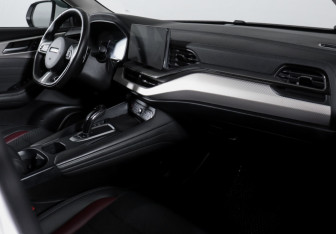 Подержанный автомобиль Haval F7 2023 года (9 фото)
