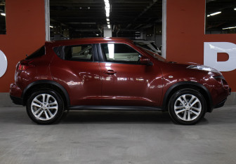 Подержанный автомобиль Nissan Juke 2014 года (4 фото)