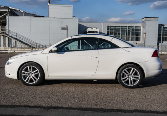 Подержанный автомобиль Volkswagen Eos 2010 года (9 фото)