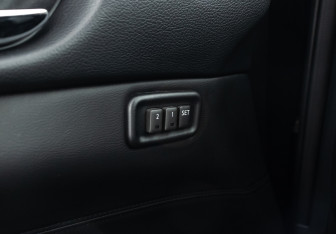 Подержанный автомобиль Nissan Teana 2006 года (35 фото)