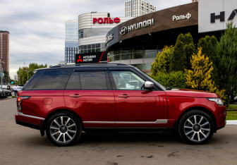 Подержанный автомобиль Land Rover Range Rover 2014 года (4 фото)