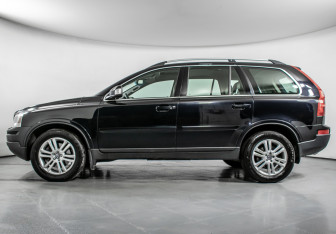 Подержанный автомобиль Volvo XC90 2006 года (8 фото)