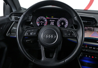 Подержанный автомобиль Audi A3 Hatchback 2021 года (11 фото)