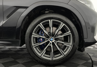 Подержанный автомобиль BMW X6 2020 года (7 фото)