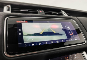 Подержанный автомобиль Land Rover Range Rover Sport 2018 года (19 фото)