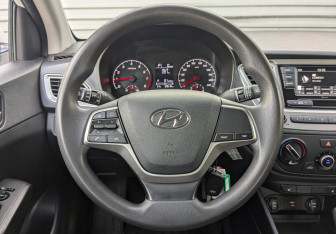 Подержанный автомобиль Hyundai Solaris Sedan 2021 года (22 фото)