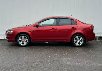 Подержанный автомобиль Mitsubishi Lancer Sedan 2008 года (8 фото)