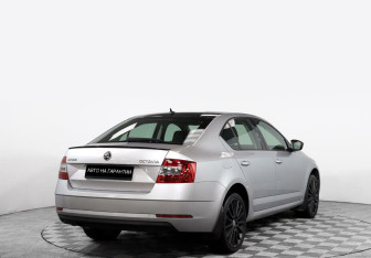 Подержанный автомобиль Skoda Octavia Liftback 2018 года (3 фото)