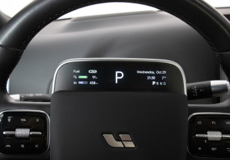 Подержанный автомобиль LiXiang L9 2023 года (11 фото)