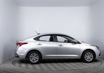 Подержанный автомобиль Hyundai Solaris Sedan 2019 года (4 фото)