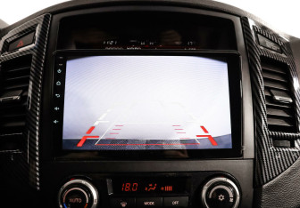 Подержанный автомобиль Mitsubishi Pajero 2013 года (9 фото)