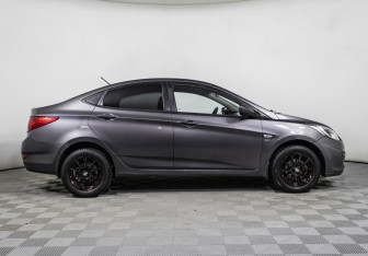 Подержанный автомобиль Hyundai Solaris Sedan 2011 года (4 фото)