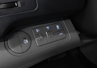 Подержанный автомобиль Hyundai H-1 2021 года (18 фото)