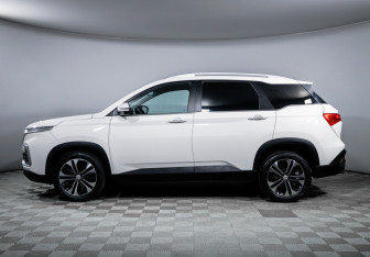 Подержанный автомобиль Chevrolet Captiva 2022 года (8 фото)