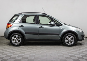 Подержанный автомобиль Suzuki SX4 Hatchback 2011 года (4 фото)