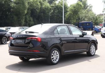 Подержанный автомобиль Skoda Rapid Liftback 2021 года (5 фото)