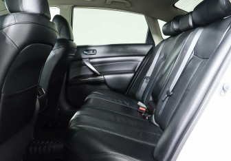 Подержанный автомобиль Nissan Teana 2013 года (22 фото)