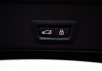Подержанный автомобиль BMW X6 2020 года (28 фото)