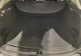 Подержанный автомобиль Renault Megane Wagon 2010 года (13 фото)