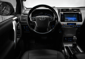 Подержанный автомобиль Toyota Land Cruiser Prado 2020 года (9 фото)