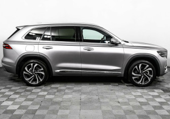 Подержанный автомобиль Geely Monjaro 2024 года (4 фото)