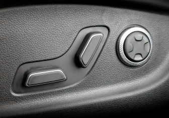 Подержанный автомобиль Genesis G80 2021 года (20 фото)