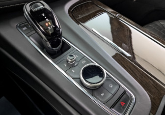 Подержанный автомобиль Cadillac Escalade Suv 2023 года (21 фото)