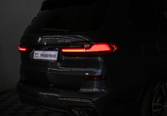 Подержанный автомобиль BMW X7 2019 года (7 фото)