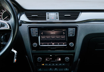 Подержанный автомобиль Skoda Rapid Liftback 2019 года (12 фото)