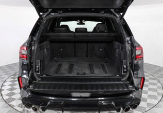 Подержанный автомобиль BMW X5 M 2021 года (9 фото)