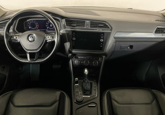 Подержанный автомобиль Volkswagen Tiguan 2018 года (12 фото)