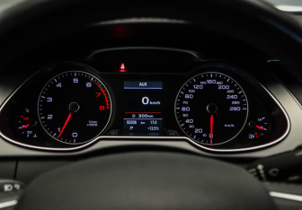 Подержанный автомобиль Audi A4 Sedan 2014 года (11 фото)