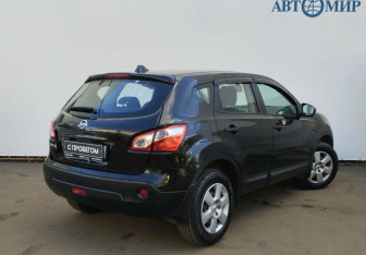 Подержанный автомобиль Nissan Qashqai 2013 года (5 фото)